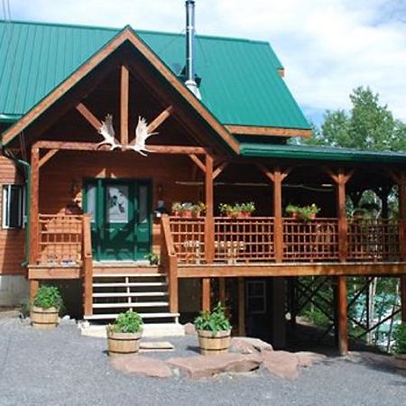 Auberge De La Riviere Matapedia - Matapedia River Lodge Routhierville Kültér fotó