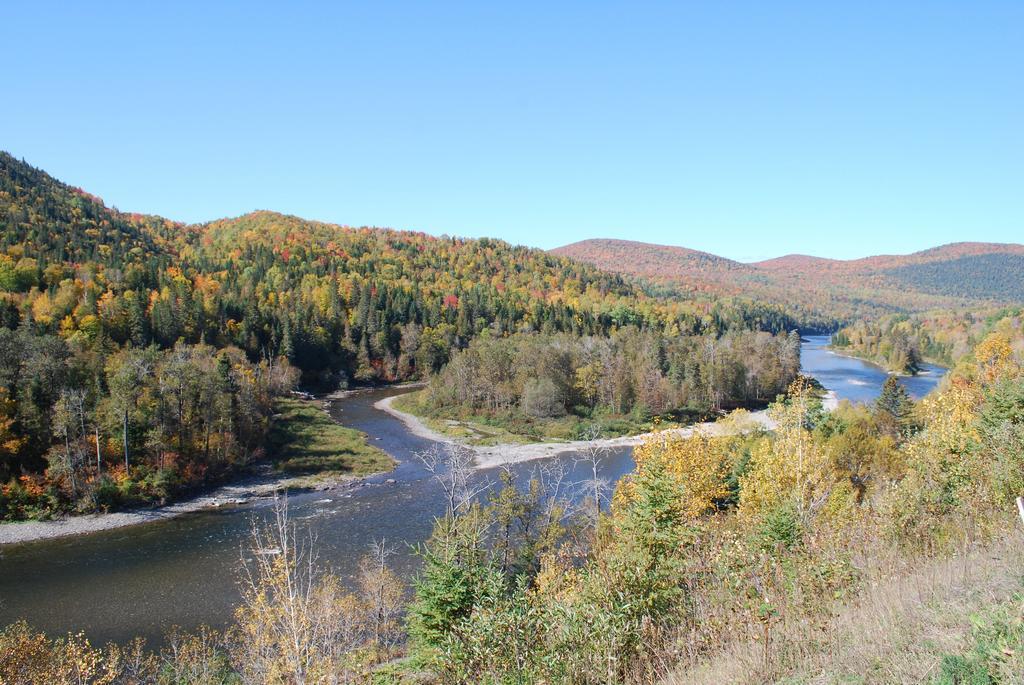 Auberge De La Riviere Matapedia - Matapedia River Lodge Routhierville Kültér fotó