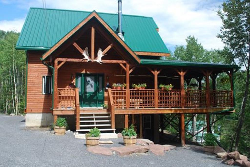 Auberge De La Riviere Matapedia - Matapedia River Lodge Routhierville Kültér fotó