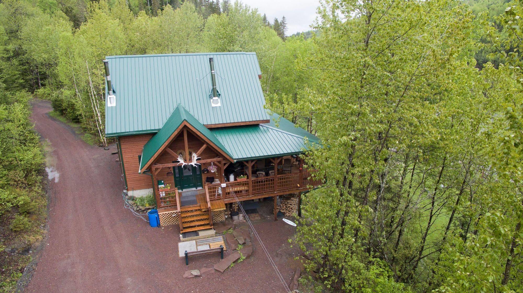 Auberge De La Riviere Matapedia - Matapedia River Lodge Routhierville Kültér fotó