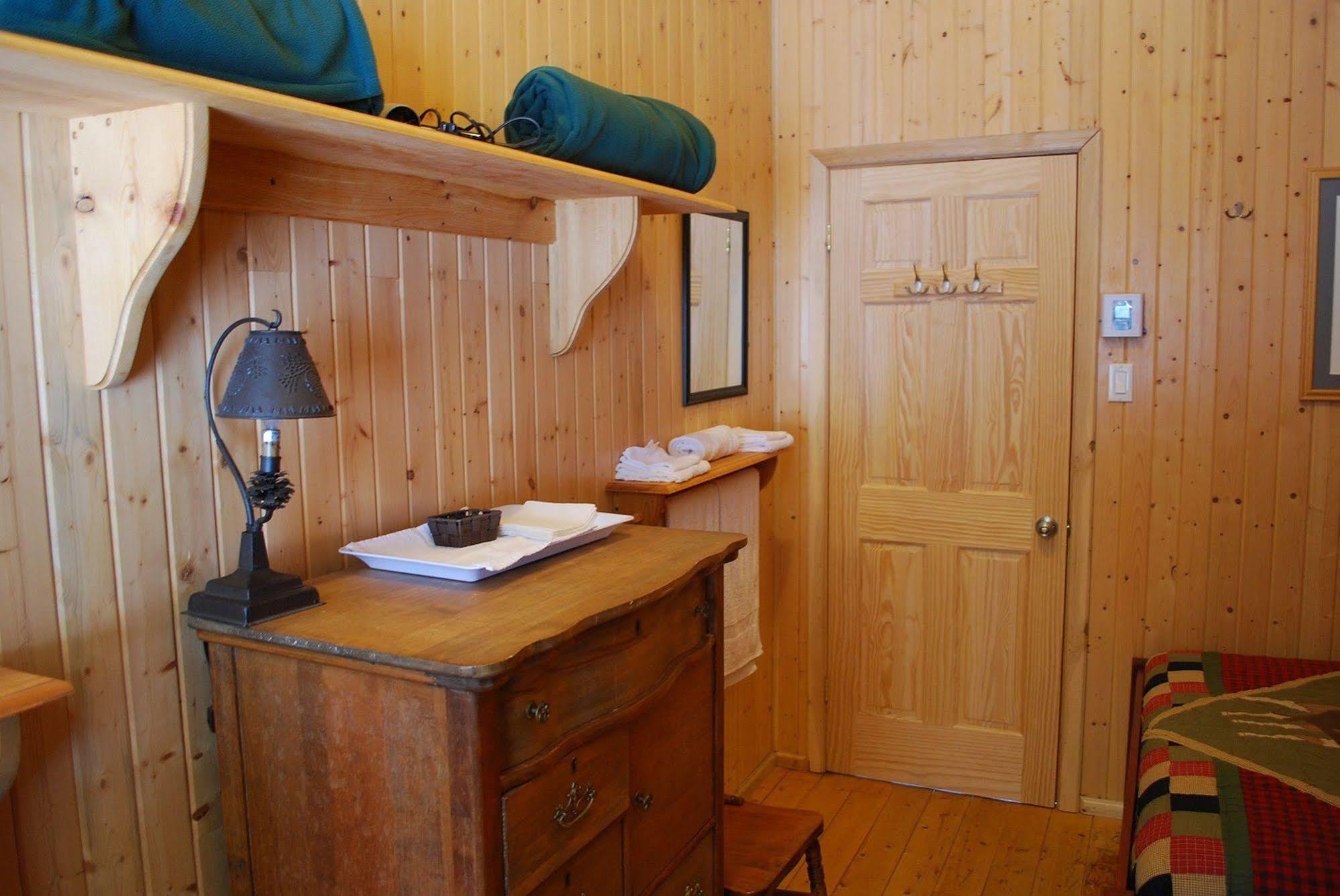 Auberge De La Riviere Matapedia - Matapedia River Lodge Routhierville Kültér fotó