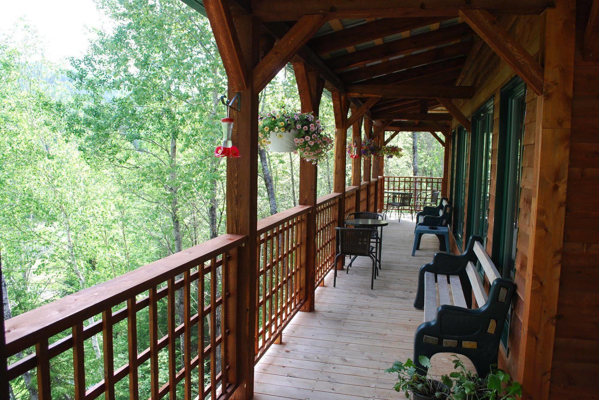 Auberge De La Riviere Matapedia - Matapedia River Lodge Routhierville Kültér fotó